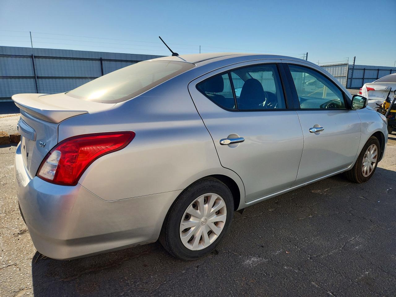 2017 NISSAN VERSA 1.6 SV — снимка 3