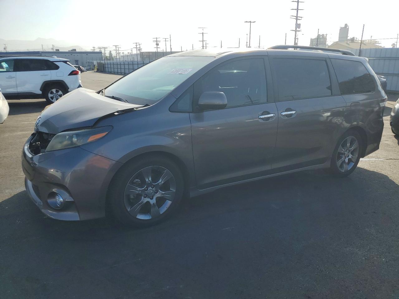 2015 TOYOTA SIENNA SPORT