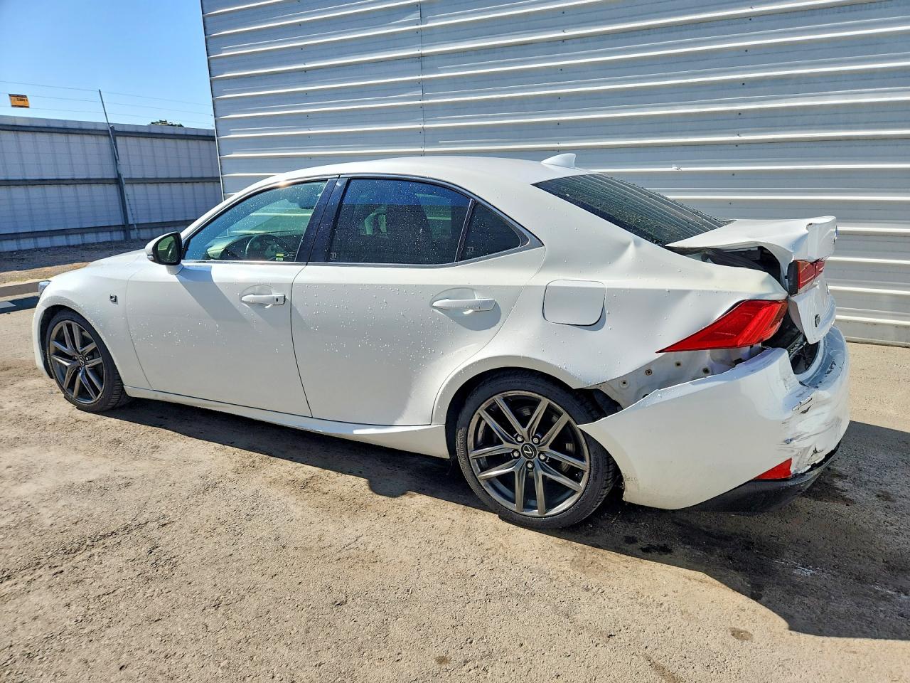 2017 LEXUS IS 300 — снимка 2