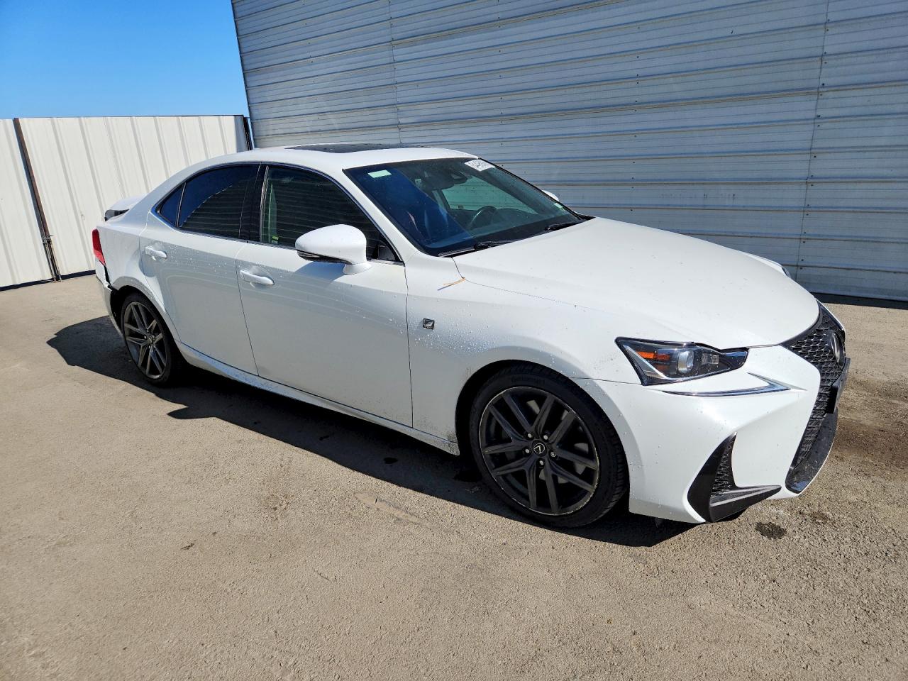 2017 LEXUS IS 300 — снимка 4