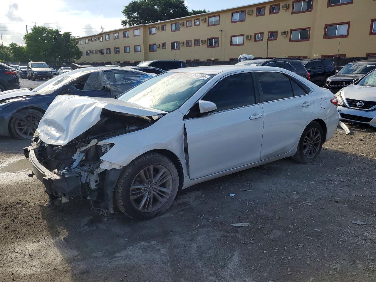 2015 TOYOTA CAMRY SE