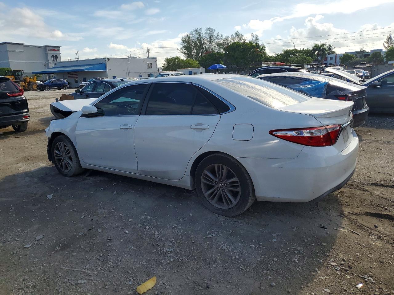 2015 TOYOTA CAMRY SE — снимка 2