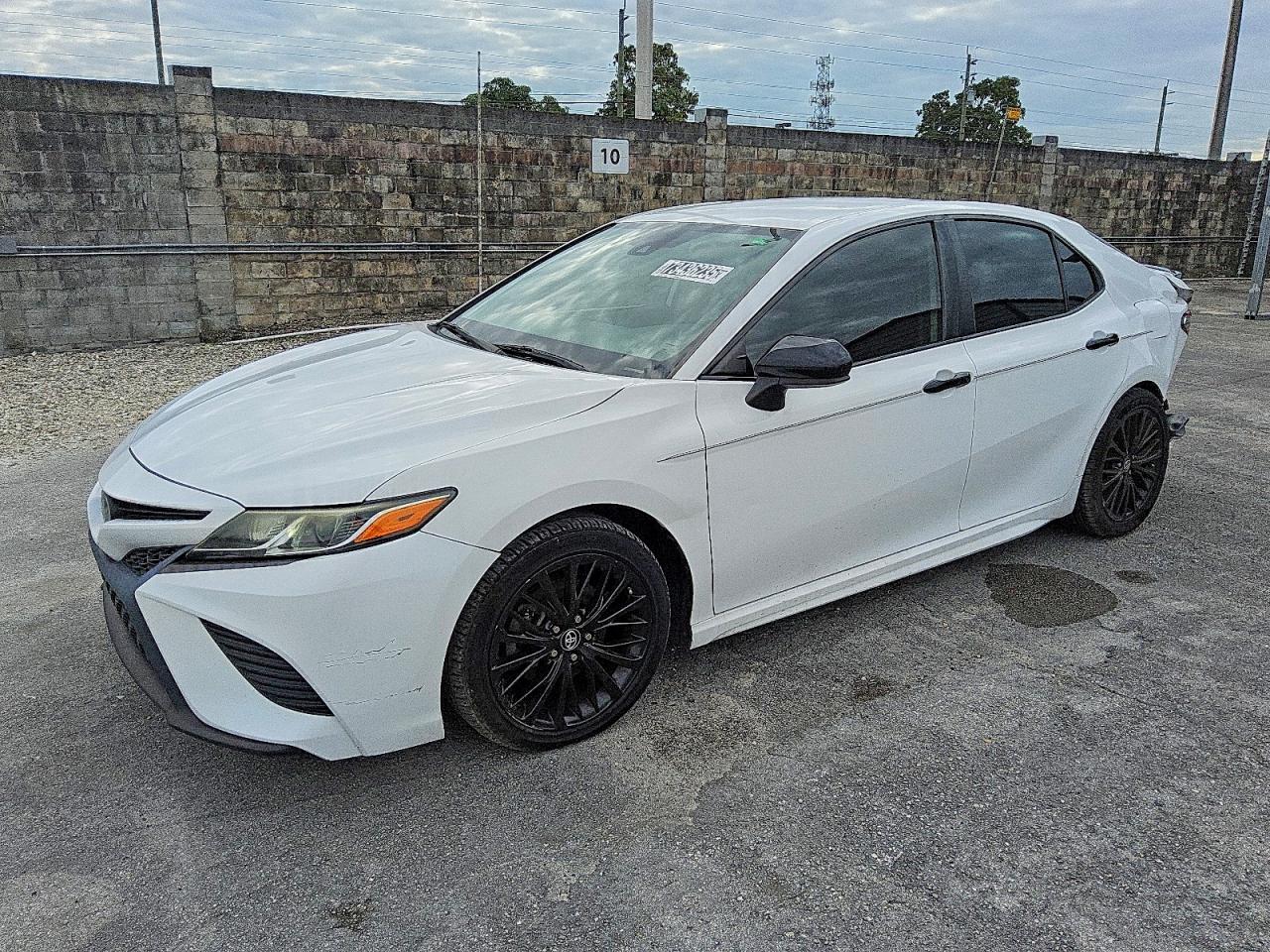 2019 TOYOTA CAMRY SE