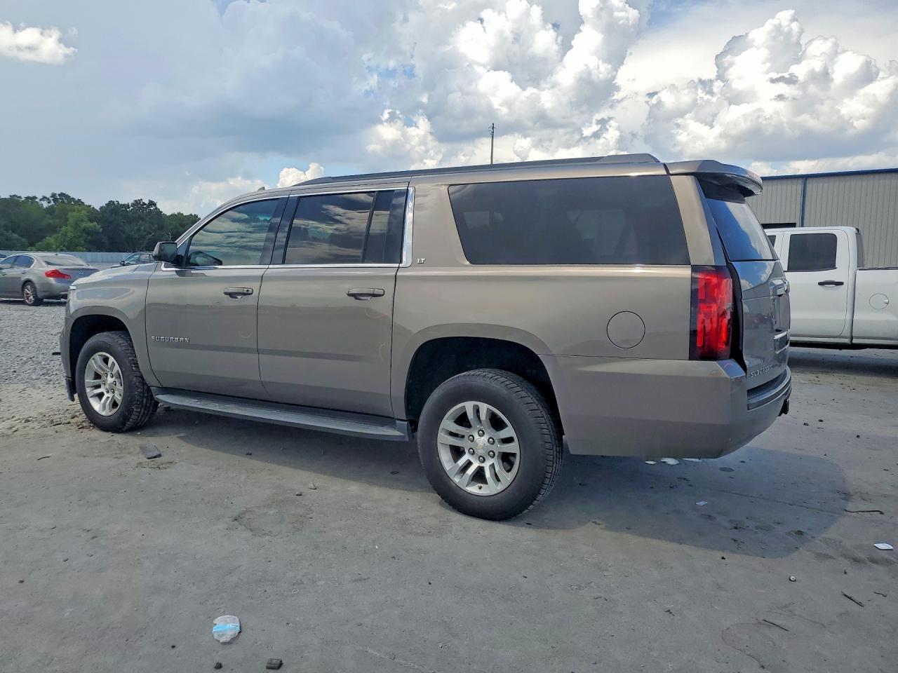 2018 CHEVROLET SUBURBAN C1500 LT — снимка 2