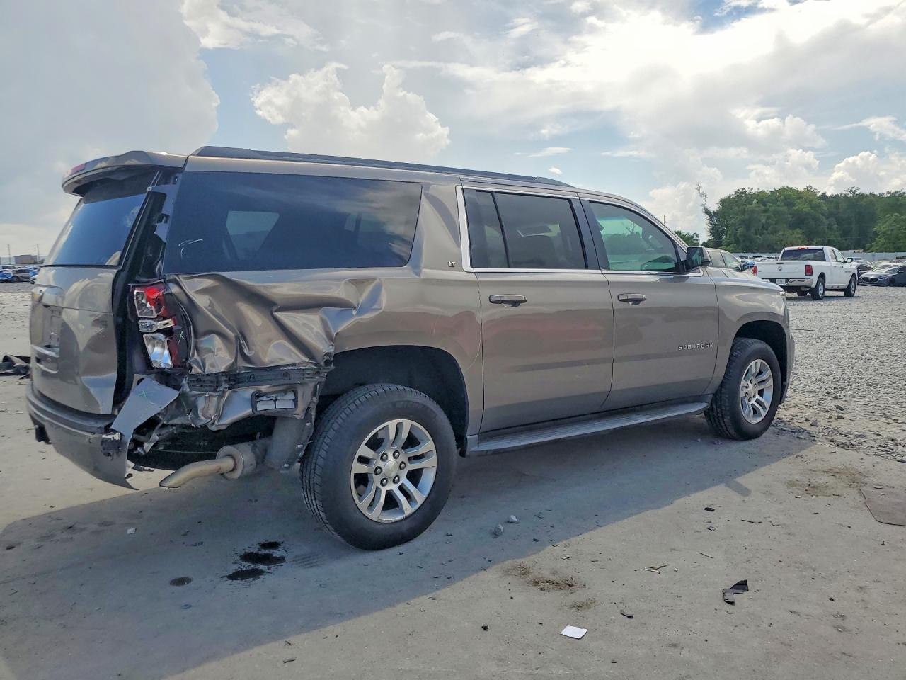 2018 CHEVROLET SUBURBAN C1500 LT — снимка 3