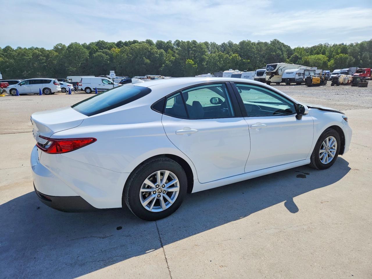 2025 TOYOTA CAMRY LE — снимка 3