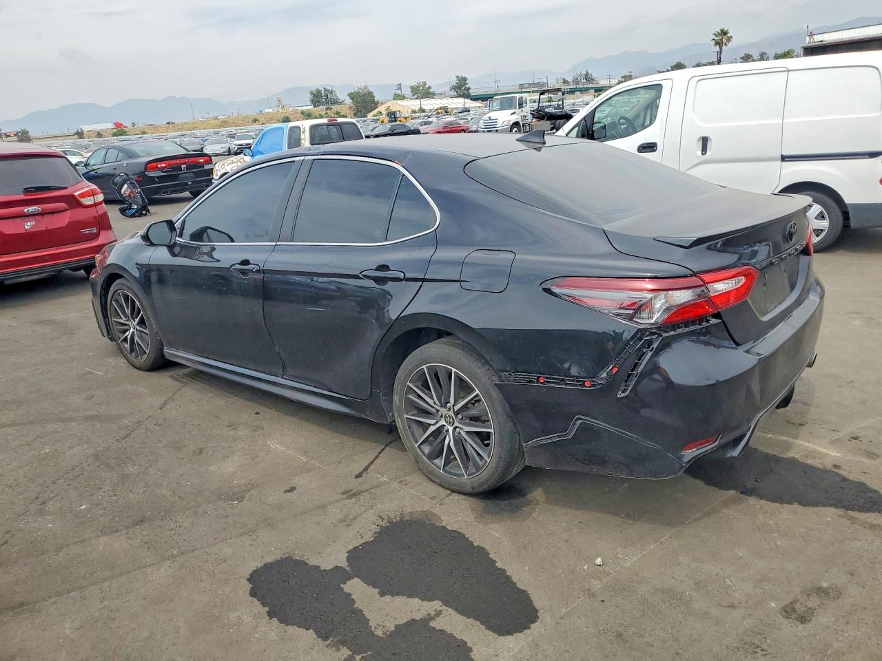2024 TOYOTA CAMRY SE — снимка 2