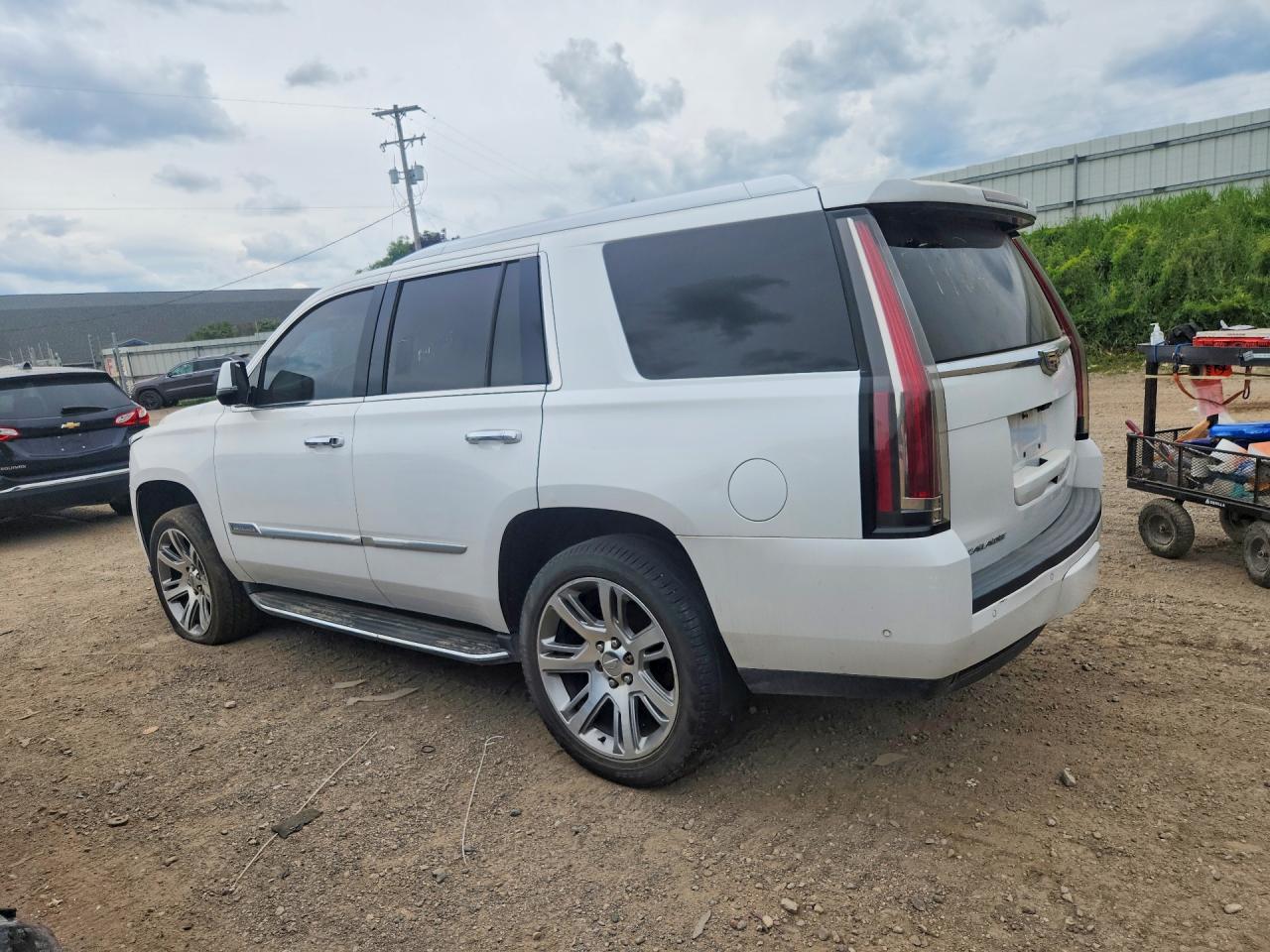 2017 CADILLAC ESCALADE LUXURY — снимка 2