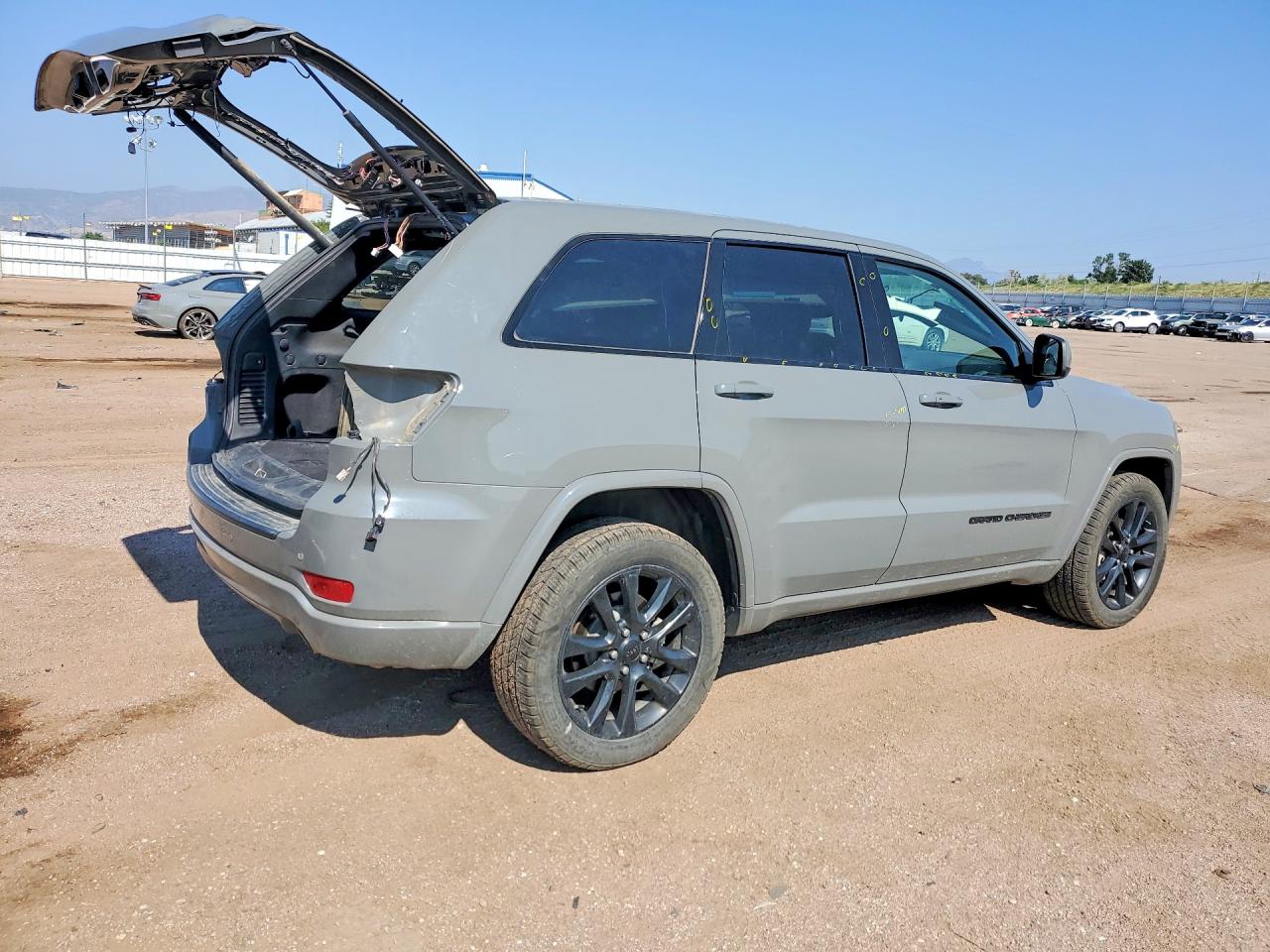2020 JEEP GRAND CHEROKEE LAREDO — снимка 3