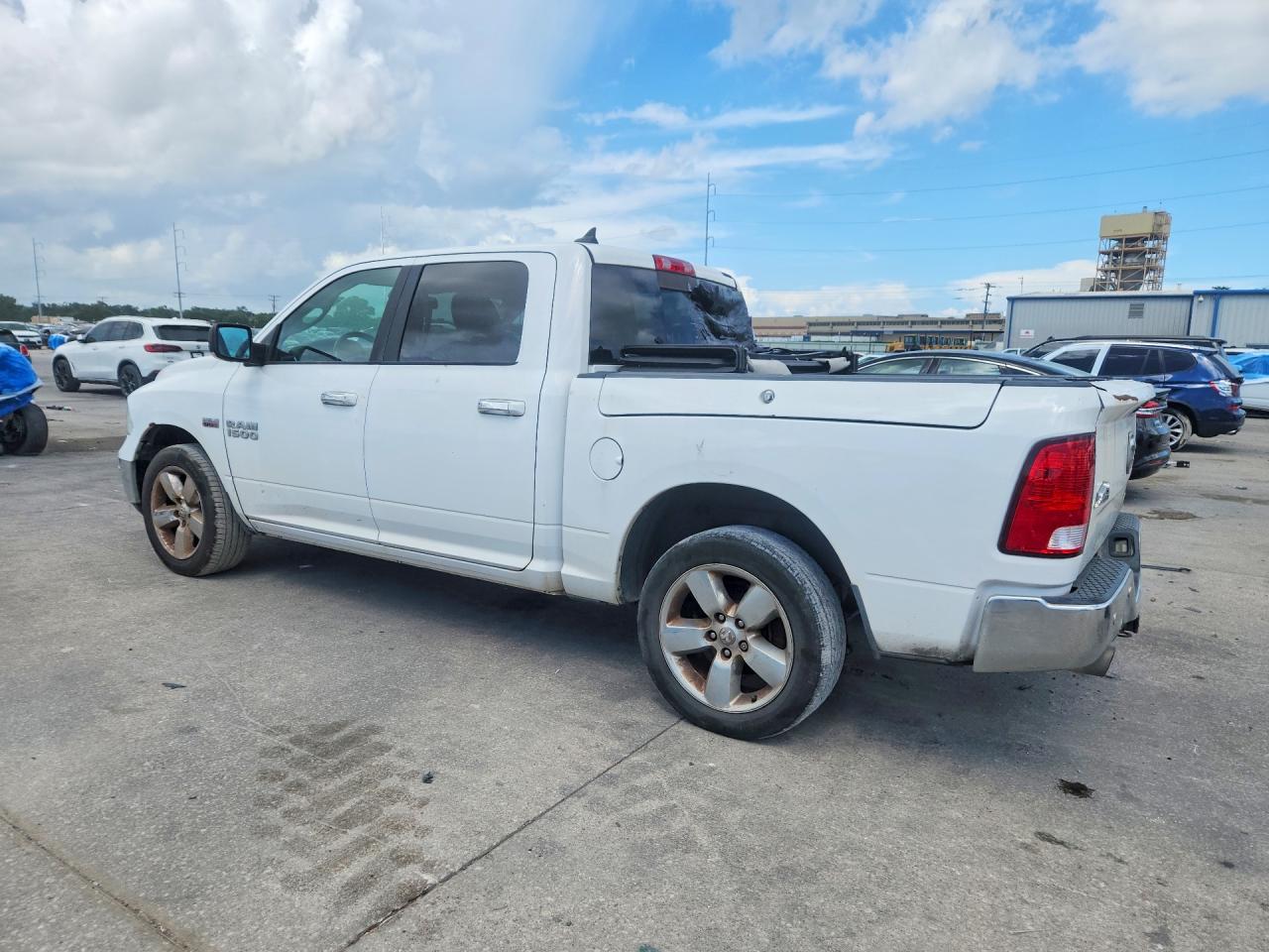 2017 RAM 1500 SLT — снимка 2