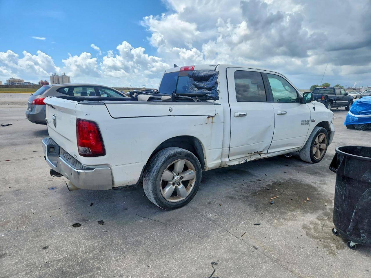 2017 RAM 1500 SLT — снимка 3