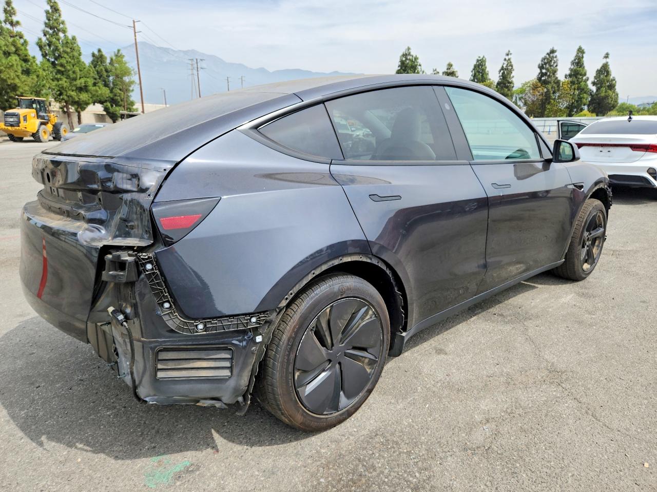 2026 TESLA MODEL Y — снимка 3