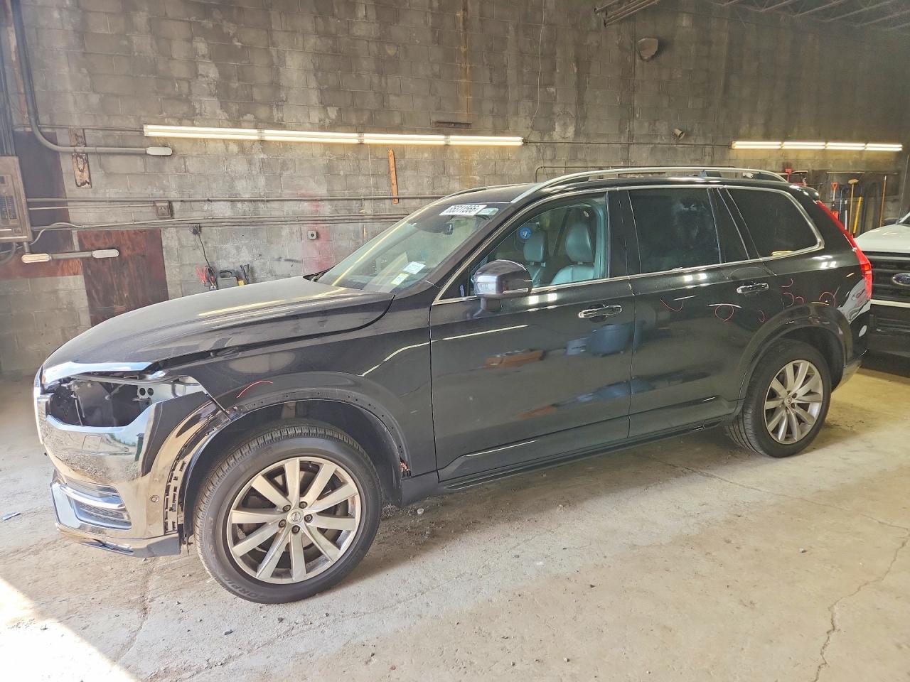 2017 VOLVO XC90 T6