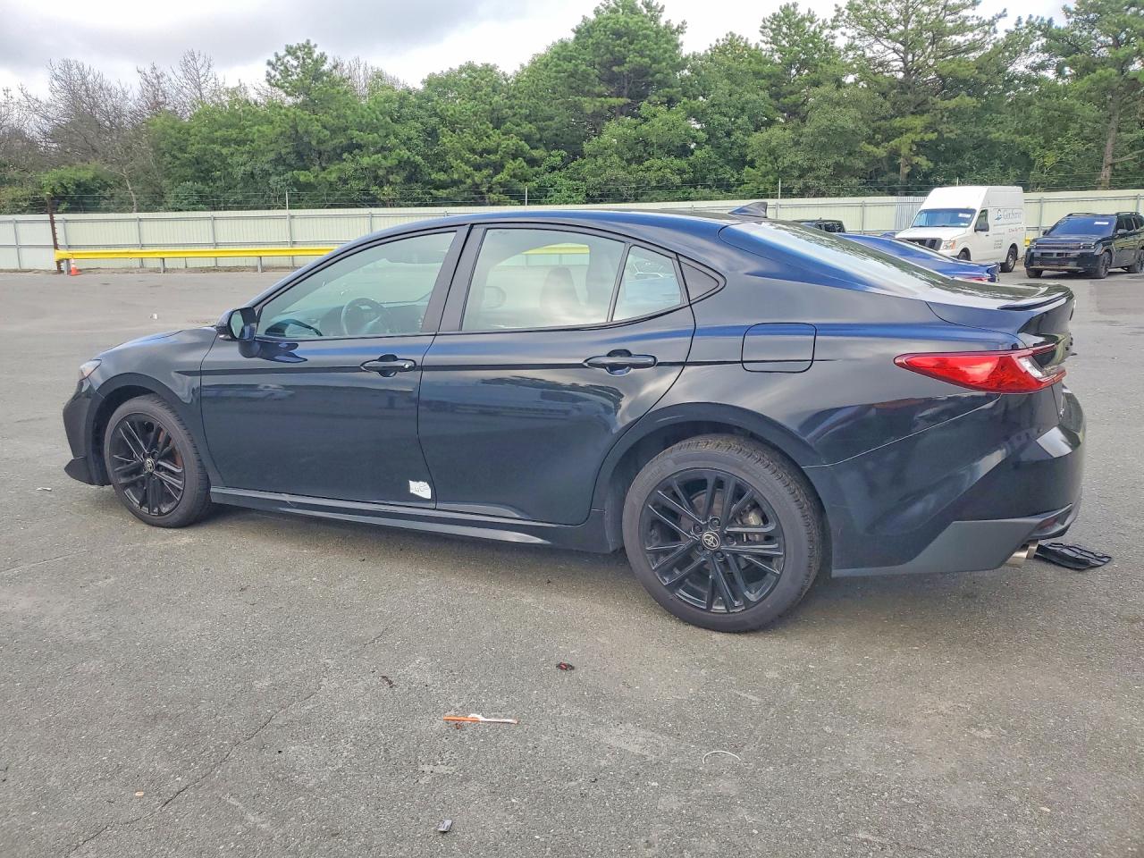 2025 TOYOTA CAMRY SE — снимка 2