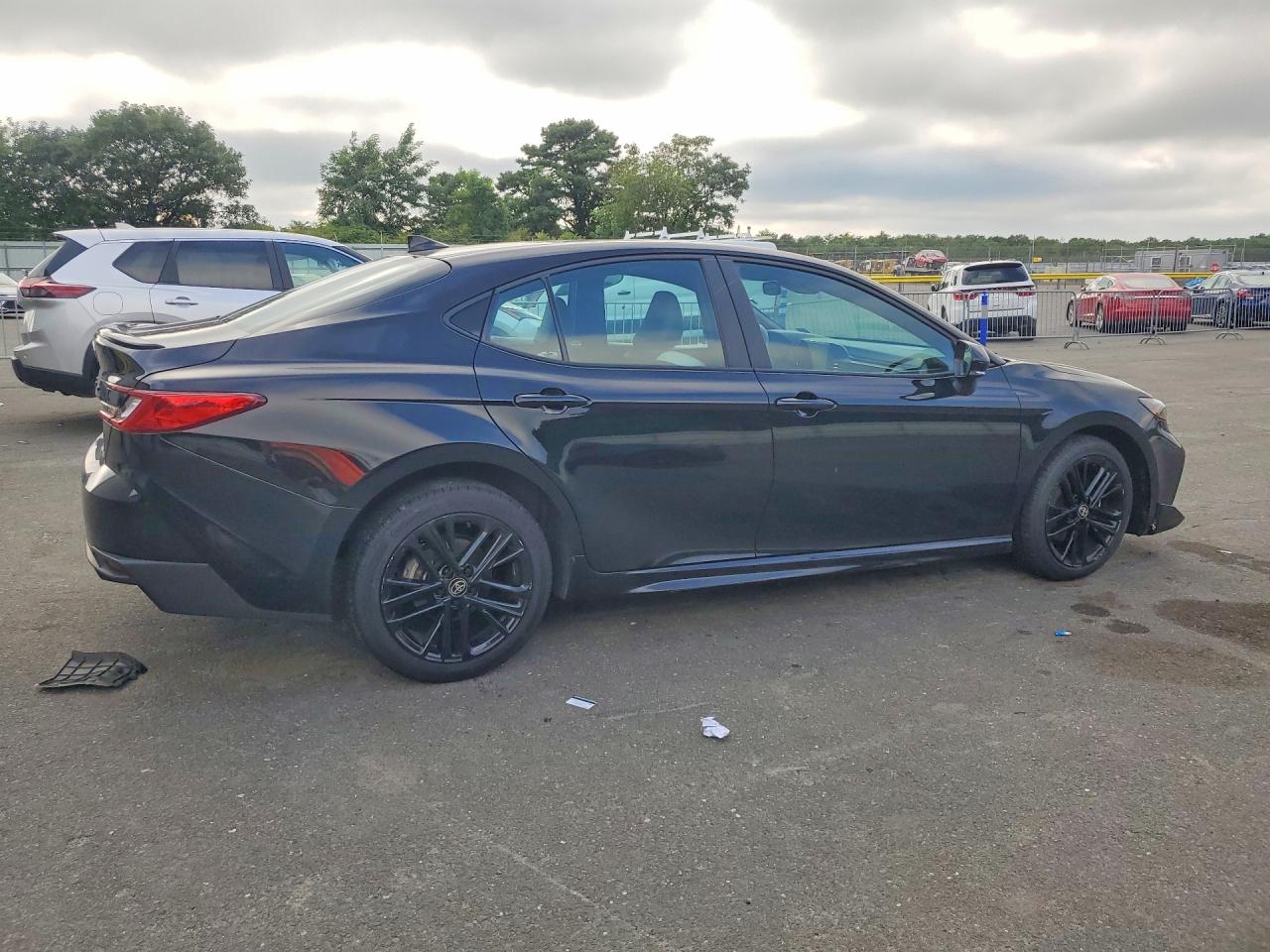 2025 TOYOTA CAMRY SE — снимка 3