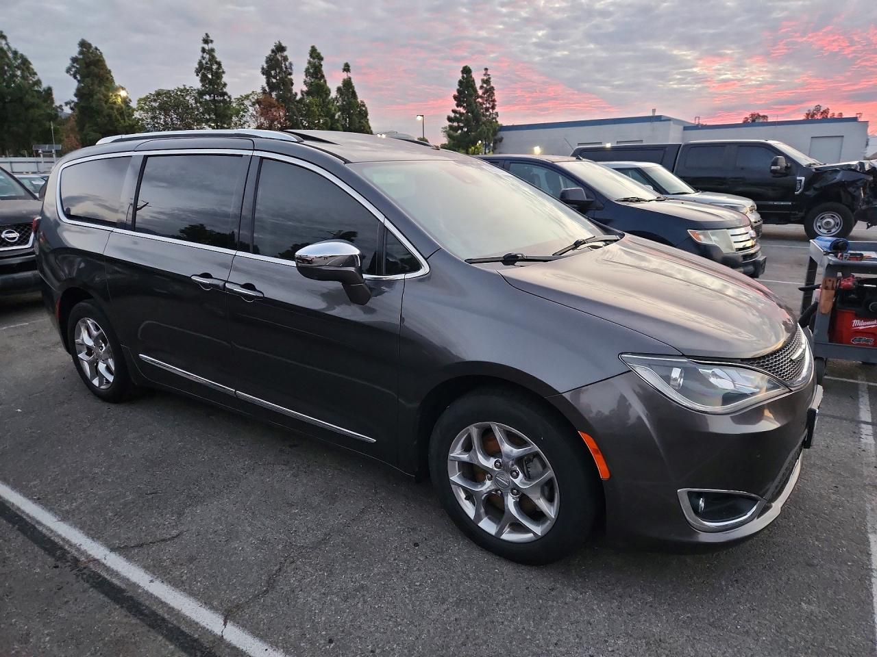 2017 CHRYSLER PACIFICA LIMITED — снимка 4