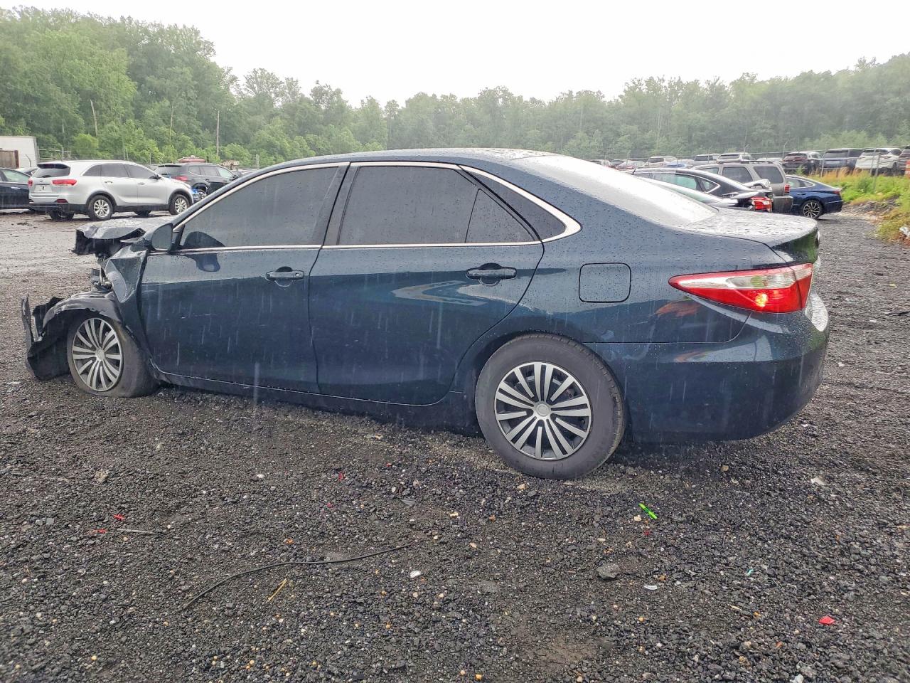 2016 TOYOTA CAMRY LE — снимка 2