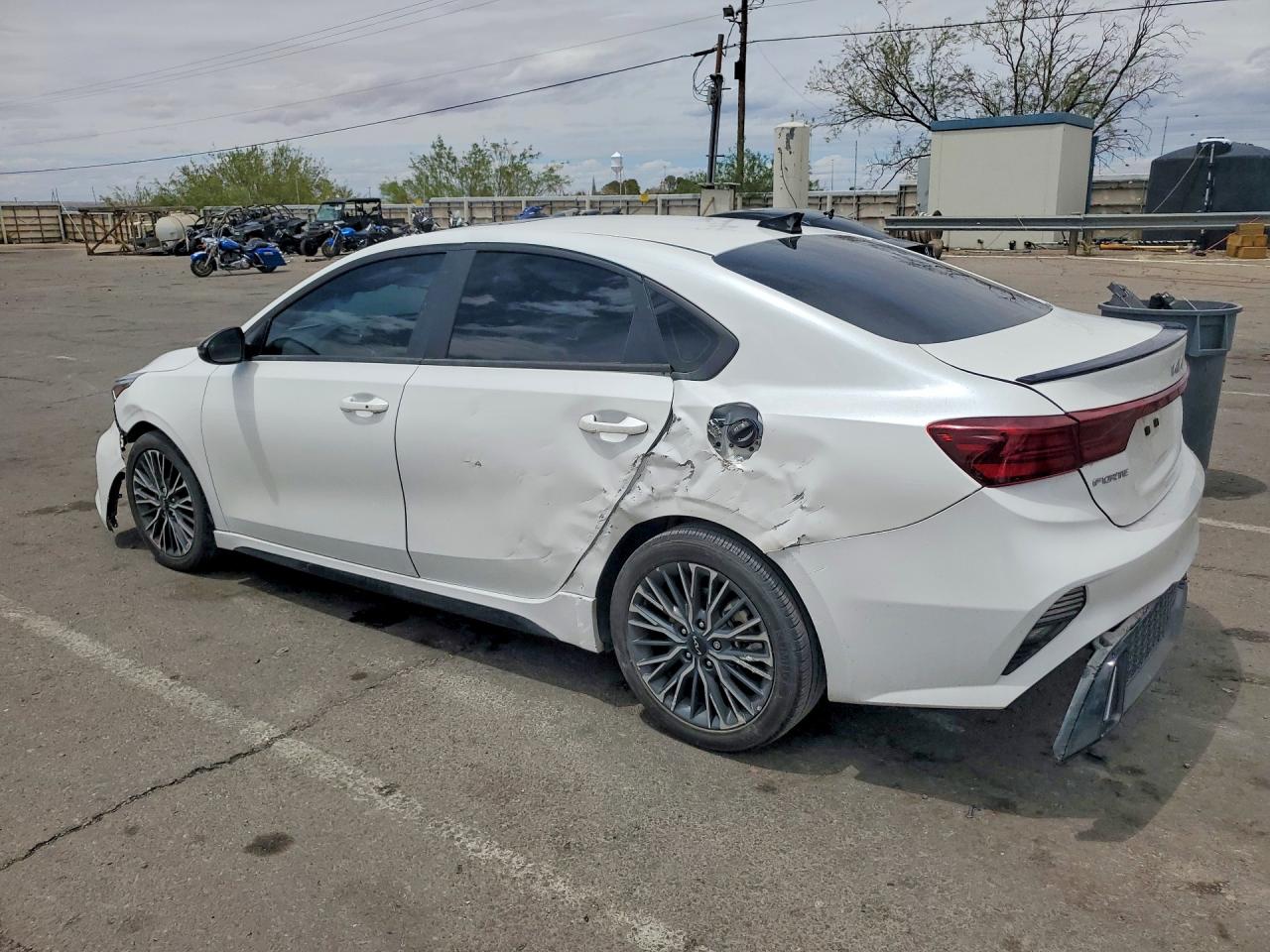 2023 KIA FORTE GT LINE — снимка 2