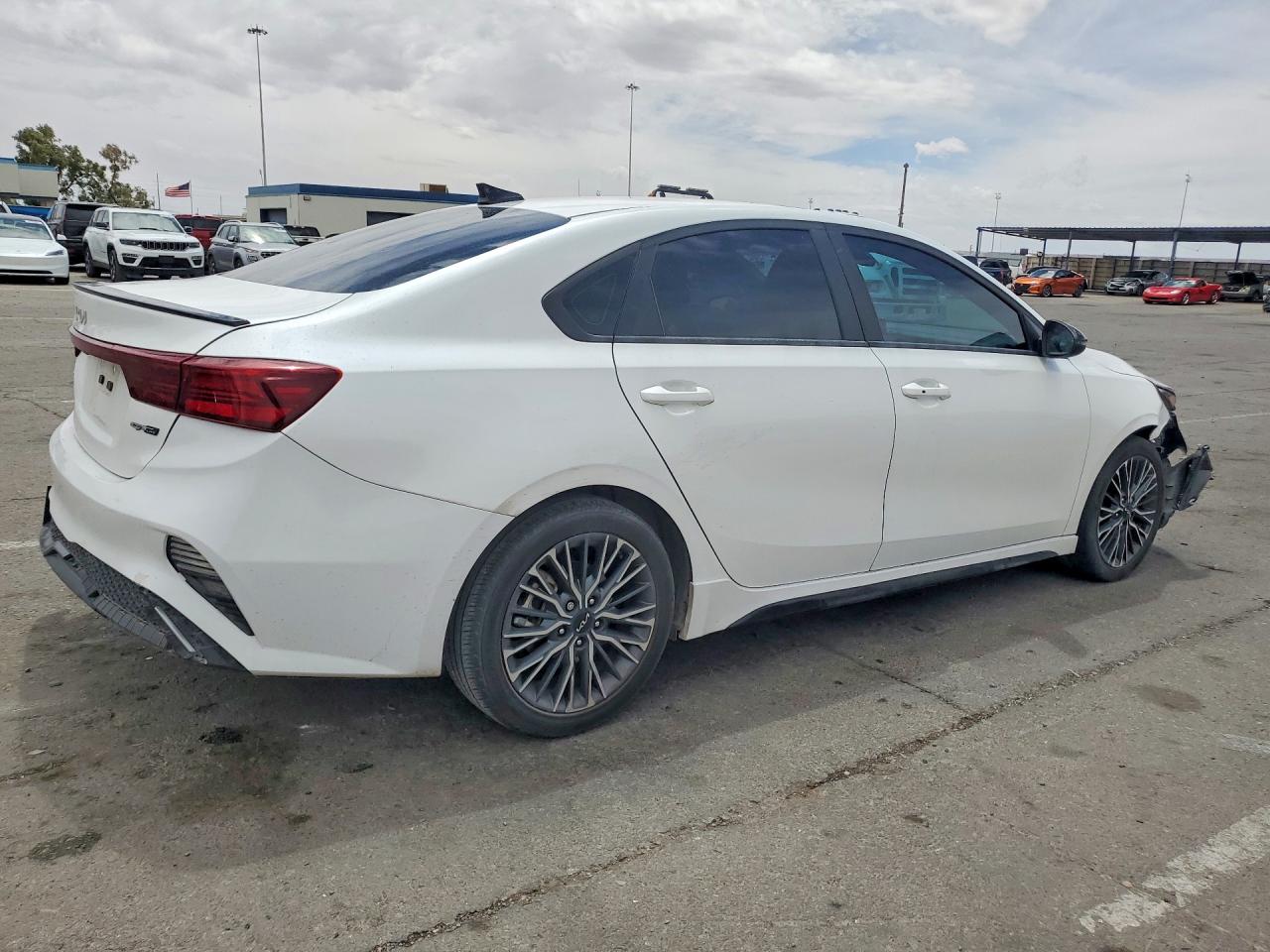 2023 KIA FORTE GT LINE — снимка 3