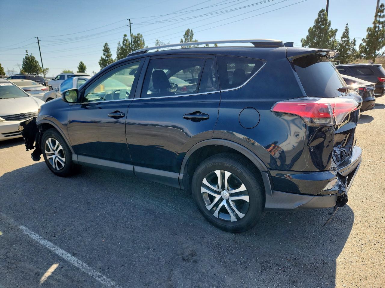 2017 TOYOTA RAV4 LE — снимка 2