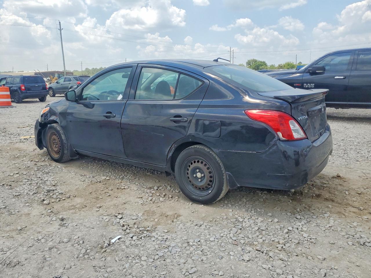 2017 NISSAN VERSA 1.6 S PLUS — снимка 2