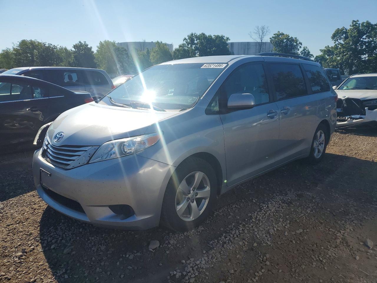 2015 TOYOTA SIENNA LE