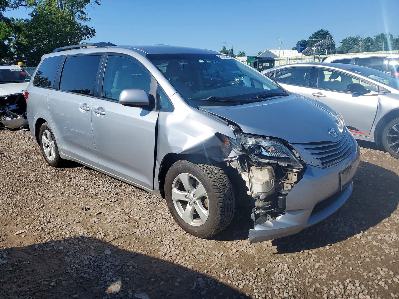 2015 TOYOTA SIENNA LE — снимка 4