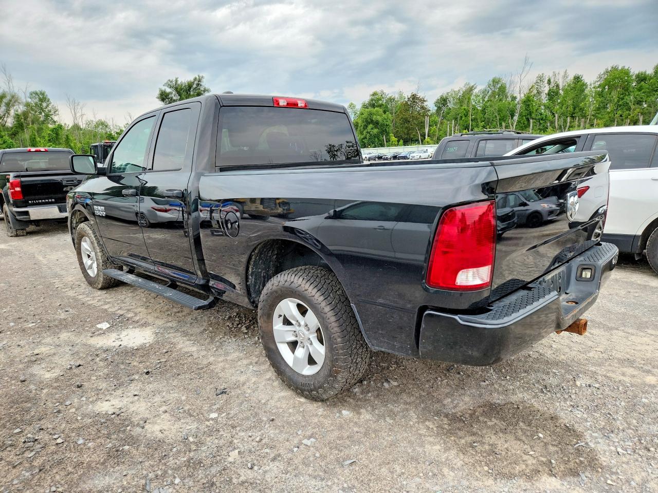 2017 RAM 1500 ST — снимка 2