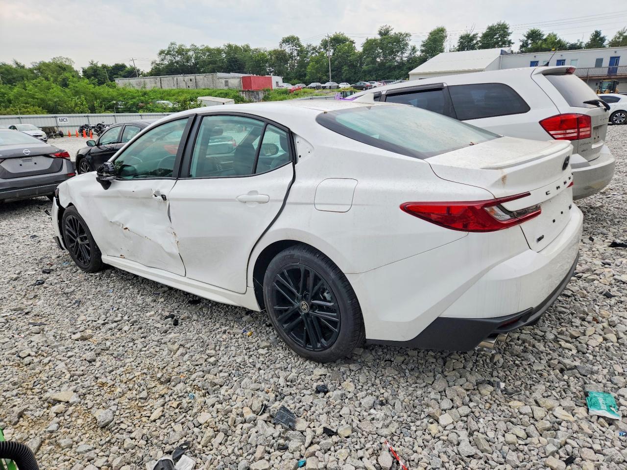2025 TOYOTA CAMRY SE — снимка 2
