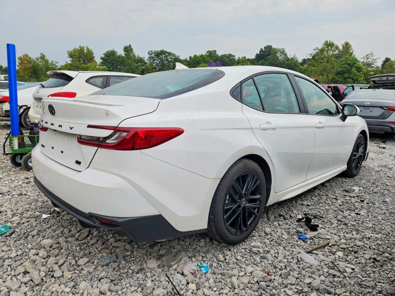 2025 TOYOTA CAMRY SE — снимка 3