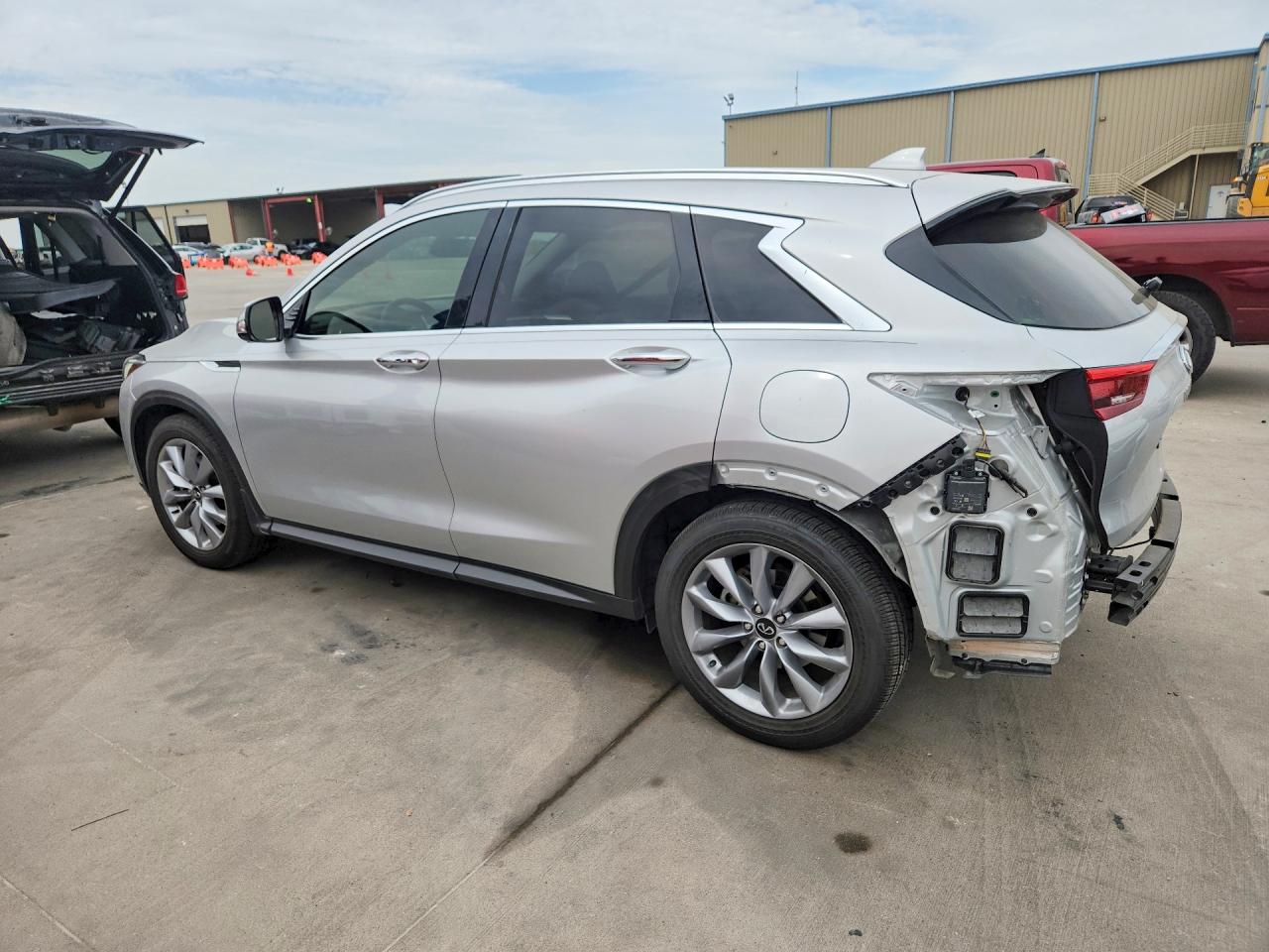 2021 INFINITI QX50 ESSENTIAL — снимка 2