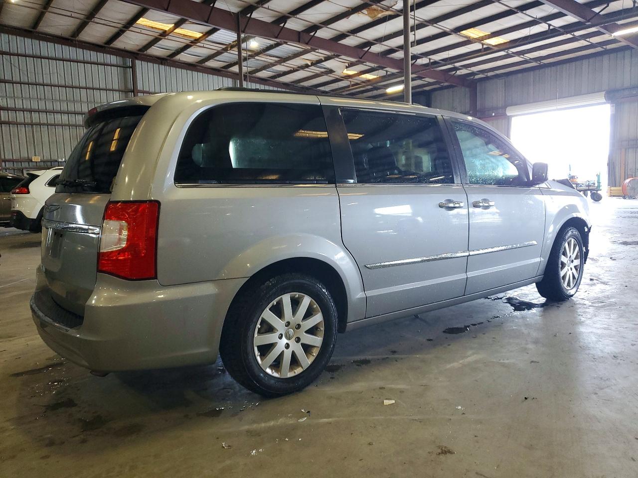 2016 CHRYSLER TOWN & COUNTRY TOURING — снимка 3