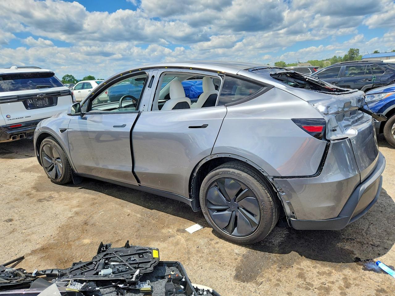 2026 TESLA MODEL Y — снимка 2