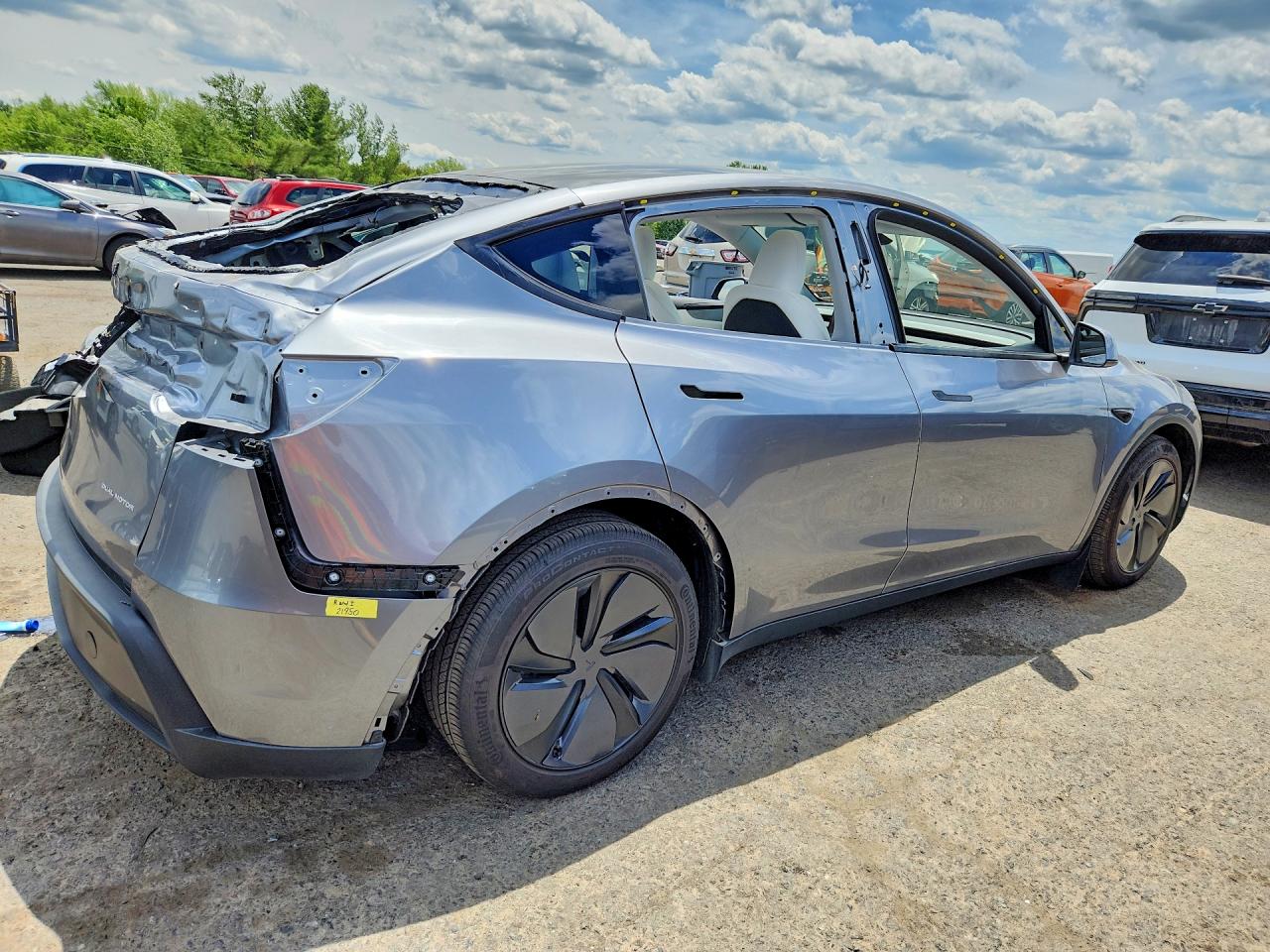 2026 TESLA MODEL Y — снимка 3