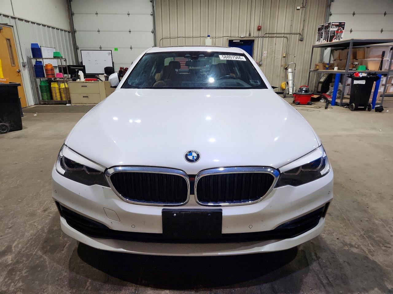 2020 BMW 530 XI — снимка 5
