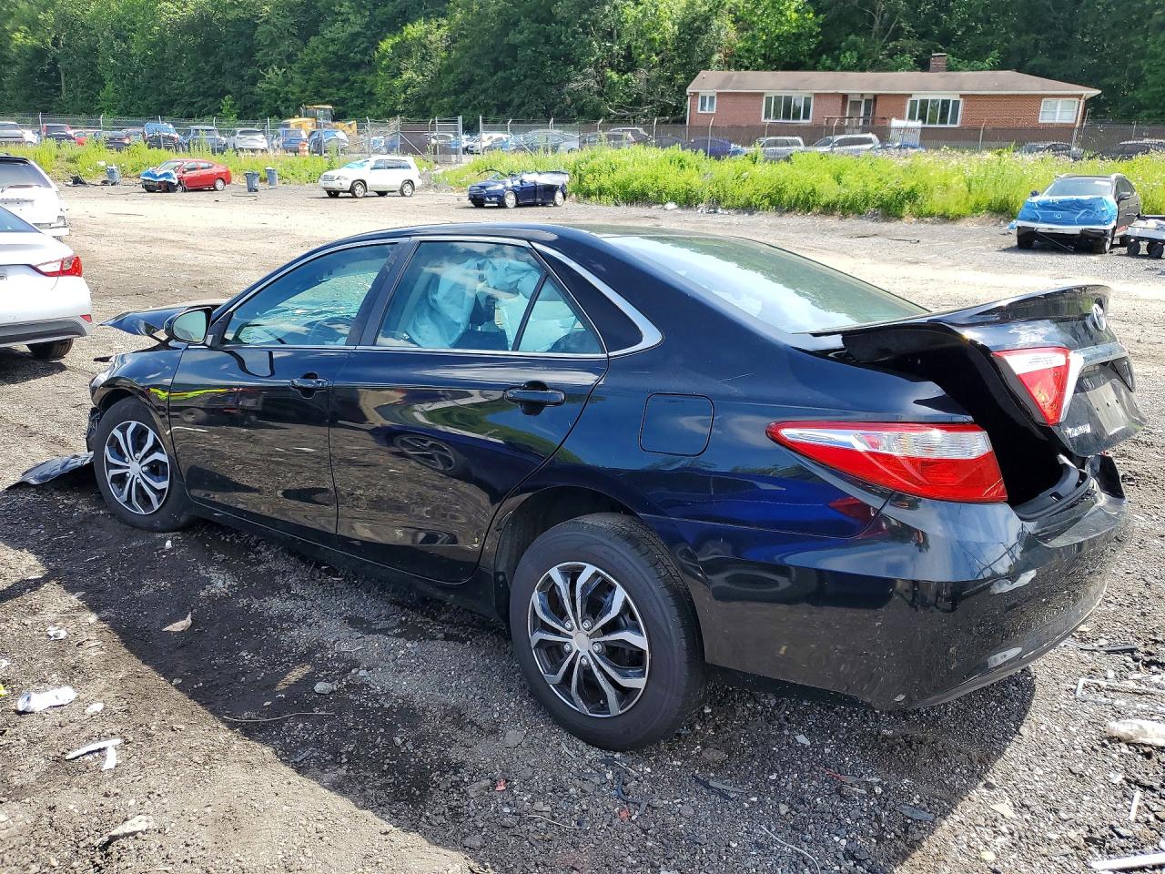2017 TOYOTA CAMRY LE — снимка 2