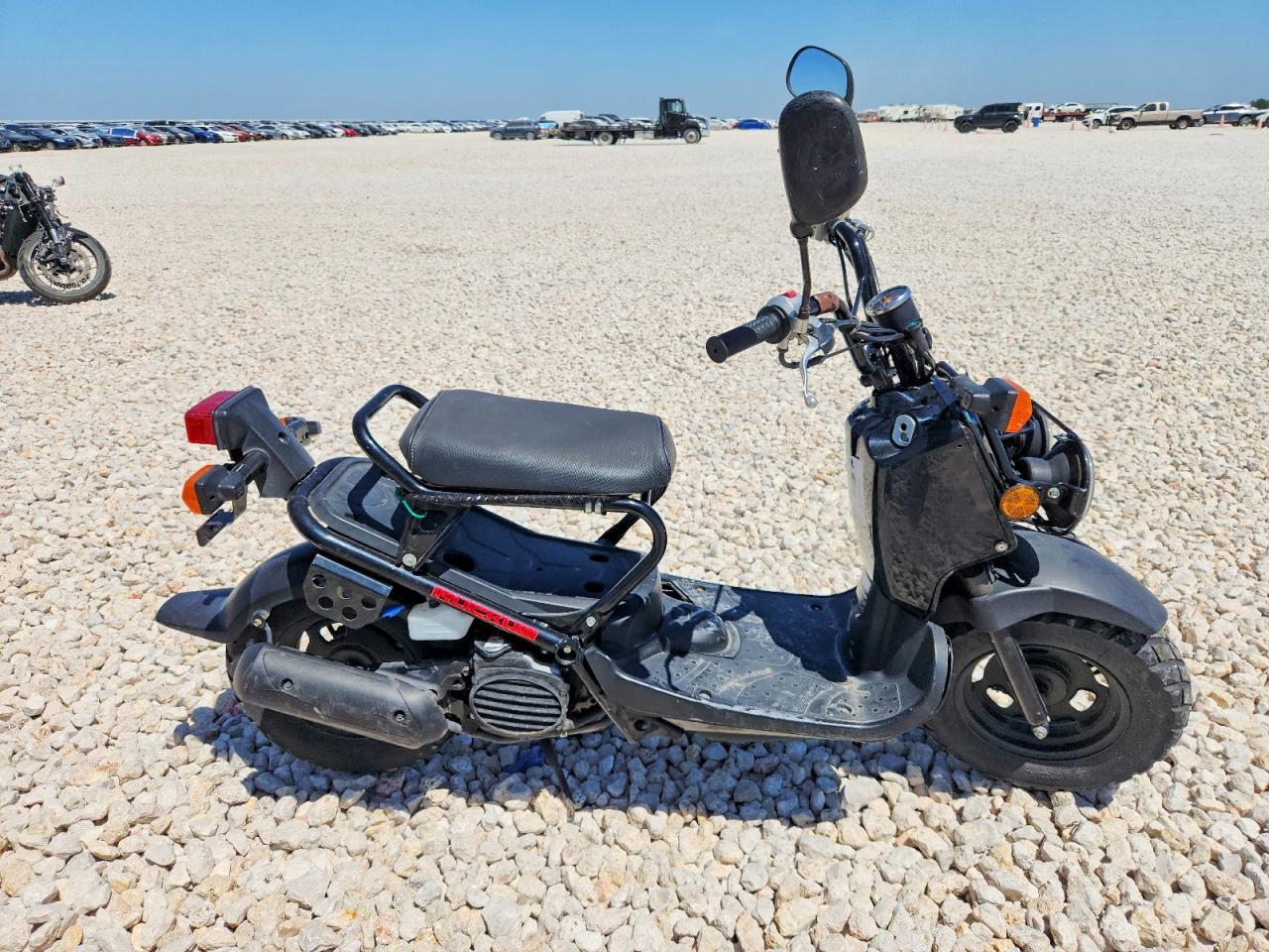 2015 HONDA NPS50