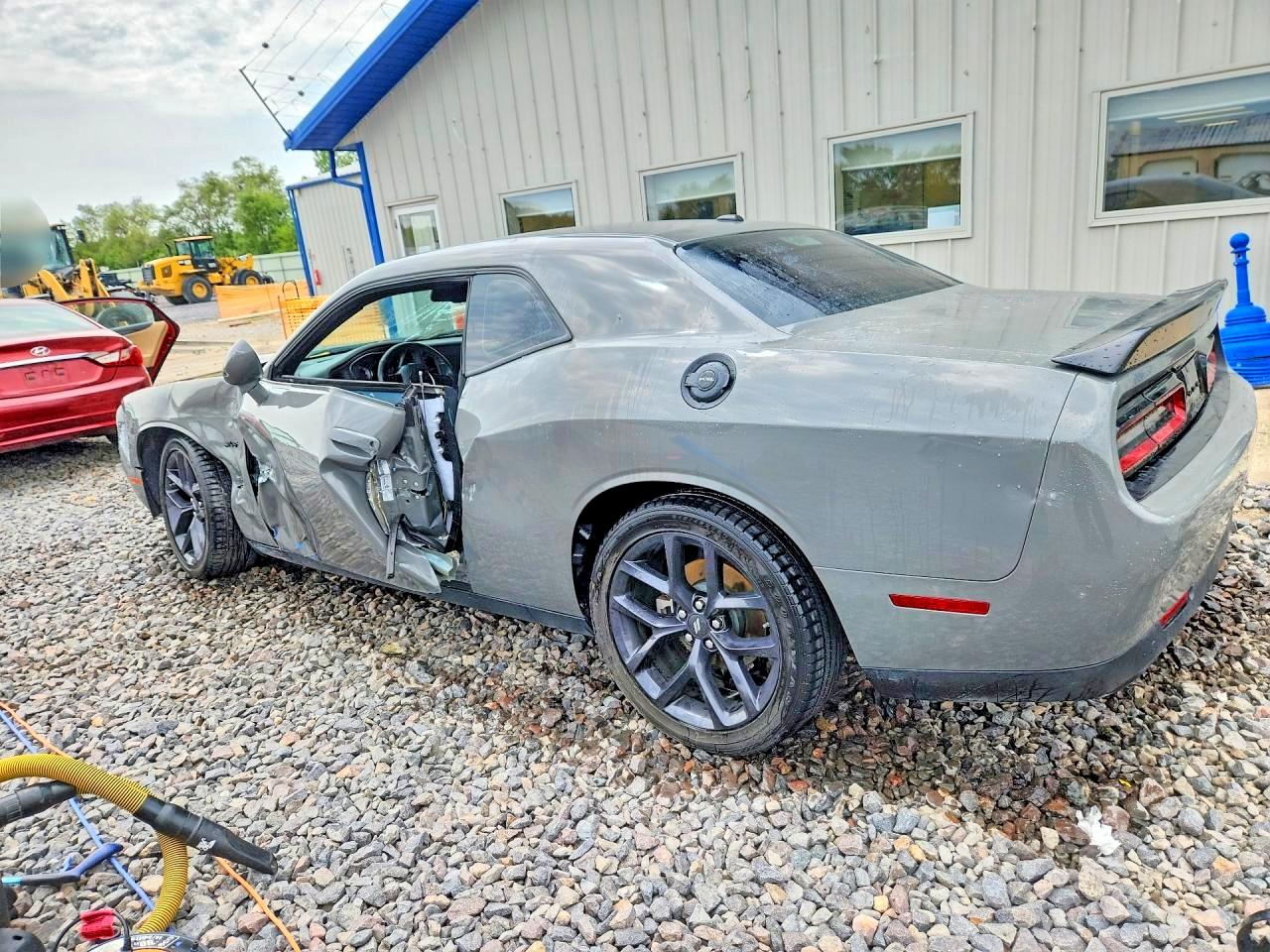 2023 DODGE CHALLENGER R/T — снимка 2