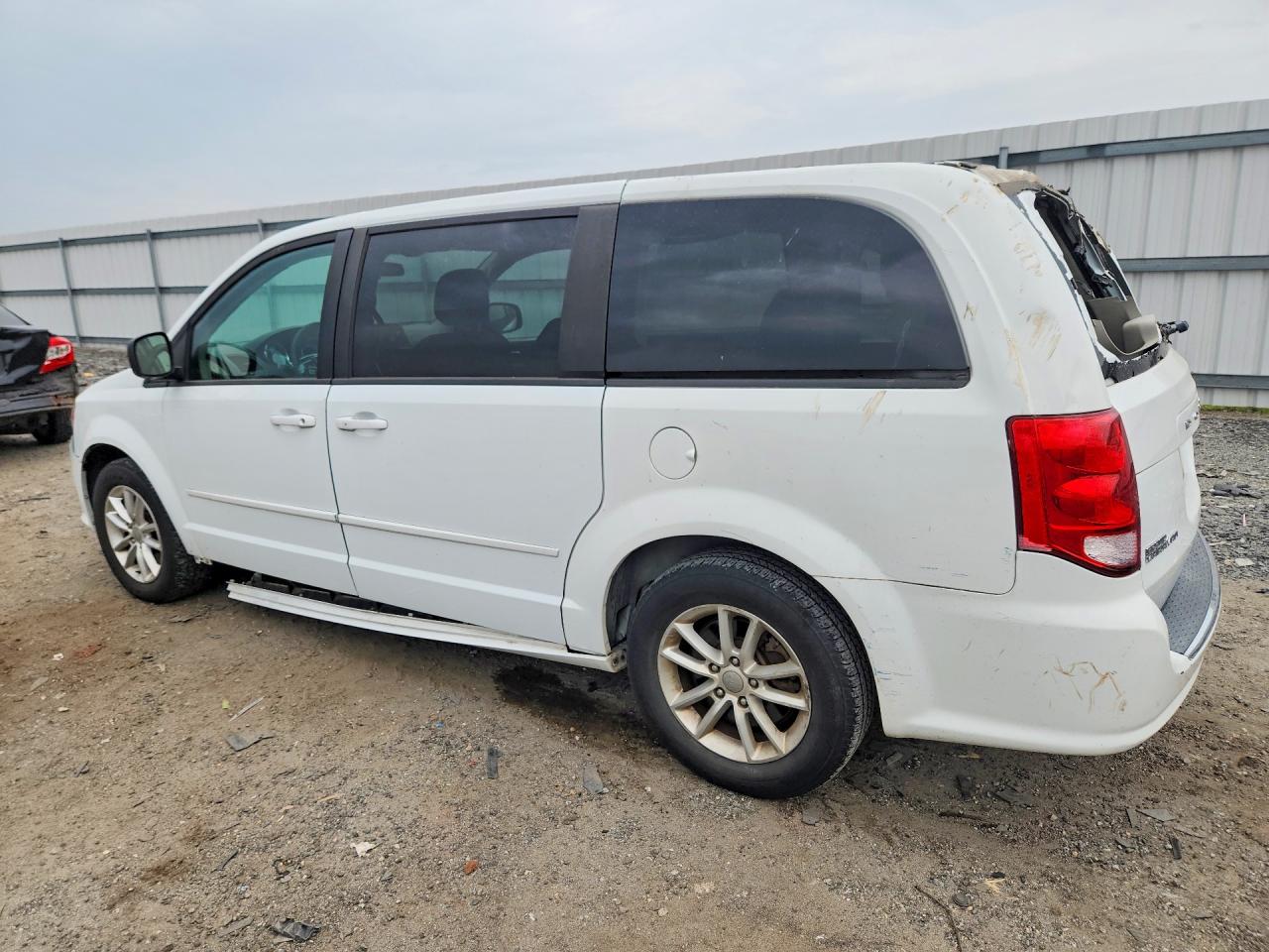2015 DODGE GRAND CARAVAN SE — снимка 2
