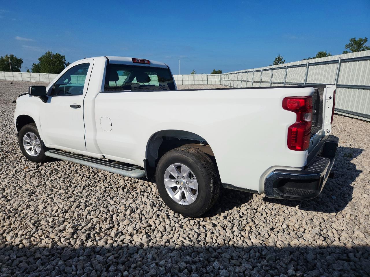 2025 CHEVROLET SILVERADO C1500 — снимка 2