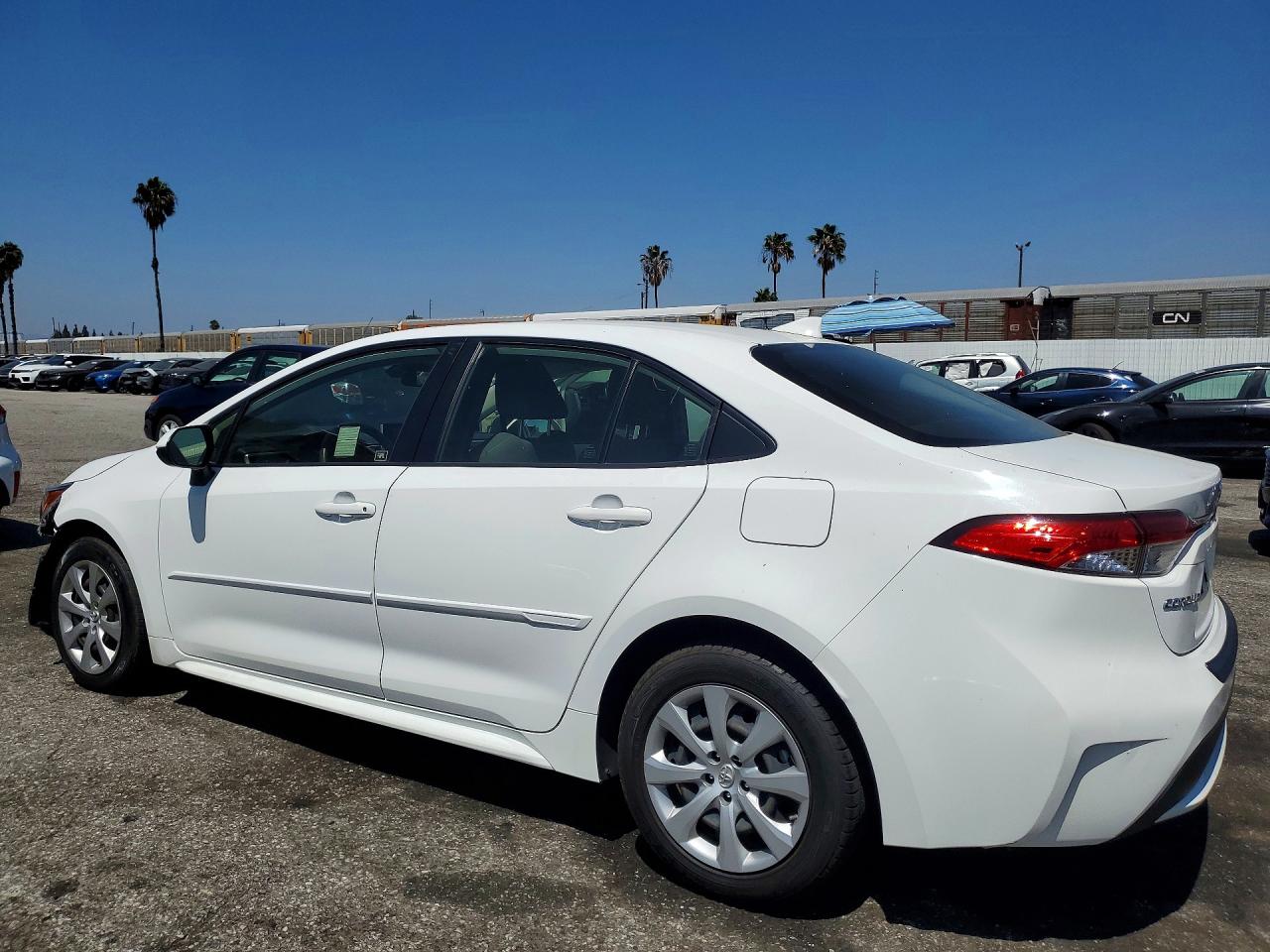 2021 TOYOTA COROLLA LE — снимка 2
