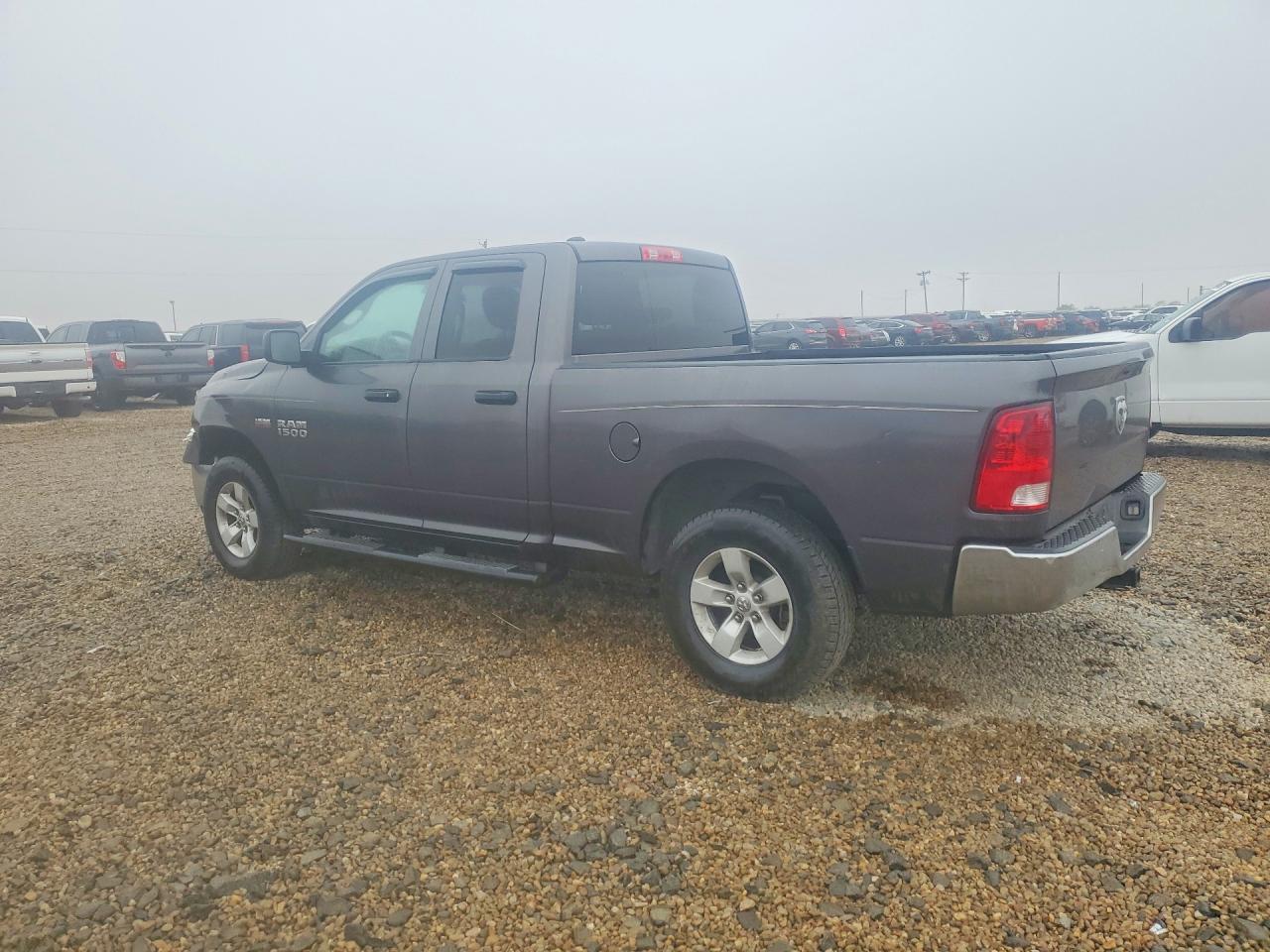 2017 RAM 1500 ST — снимка 2