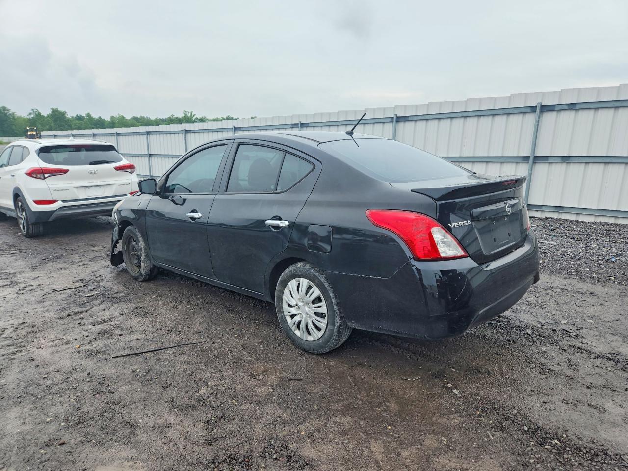 2017 NISSAN VERSA 1.6 SV — снимка 2