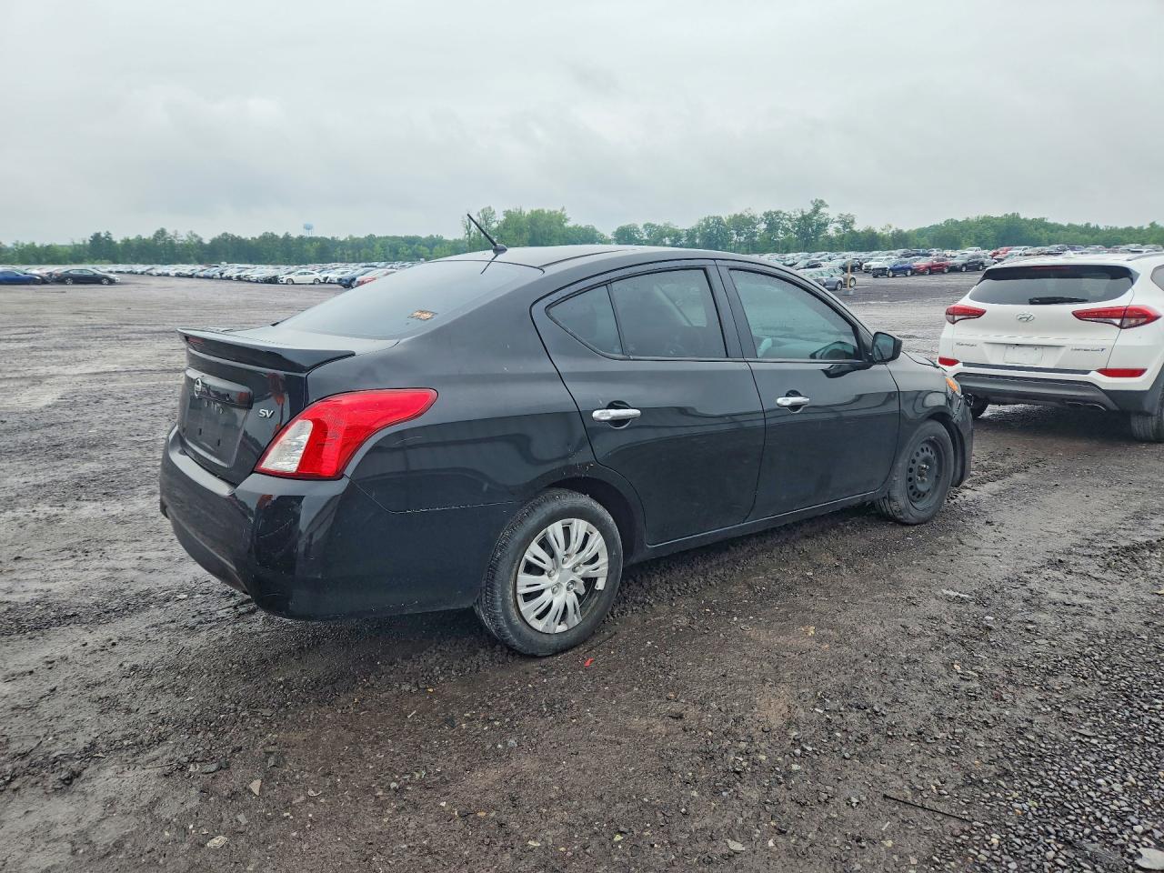 2017 NISSAN VERSA 1.6 SV — снимка 3