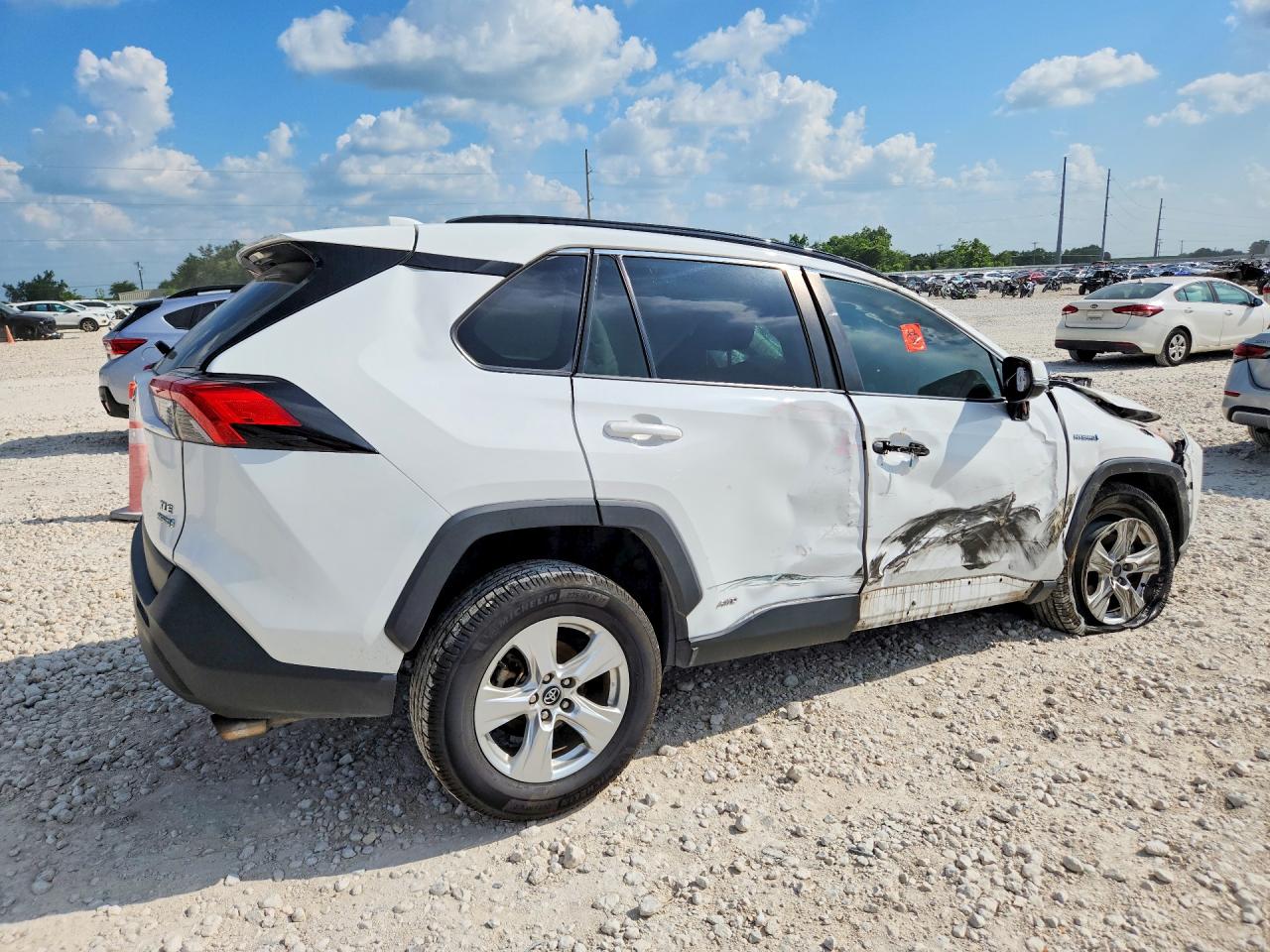 2021 TOYOTA RAV4 HYBRID XLE — снимка 3