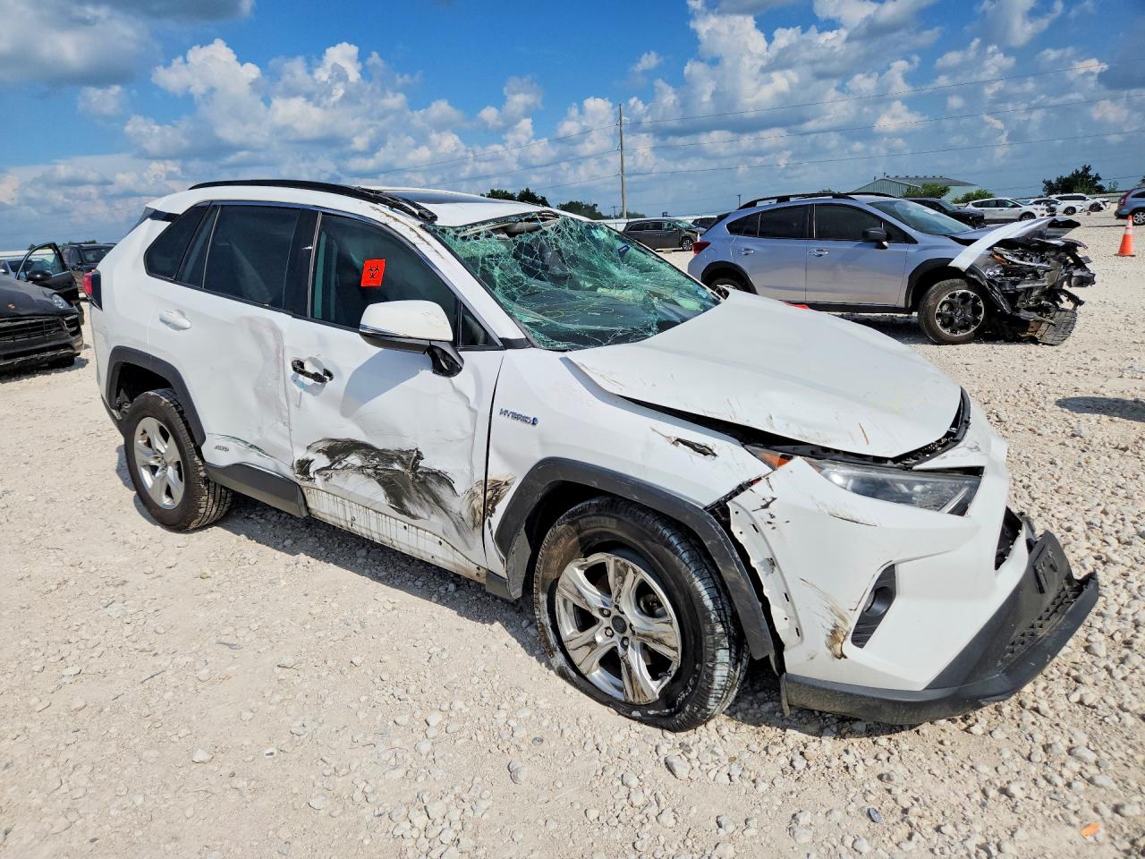 2021 TOYOTA RAV4 HYBRID XLE — снимка 4