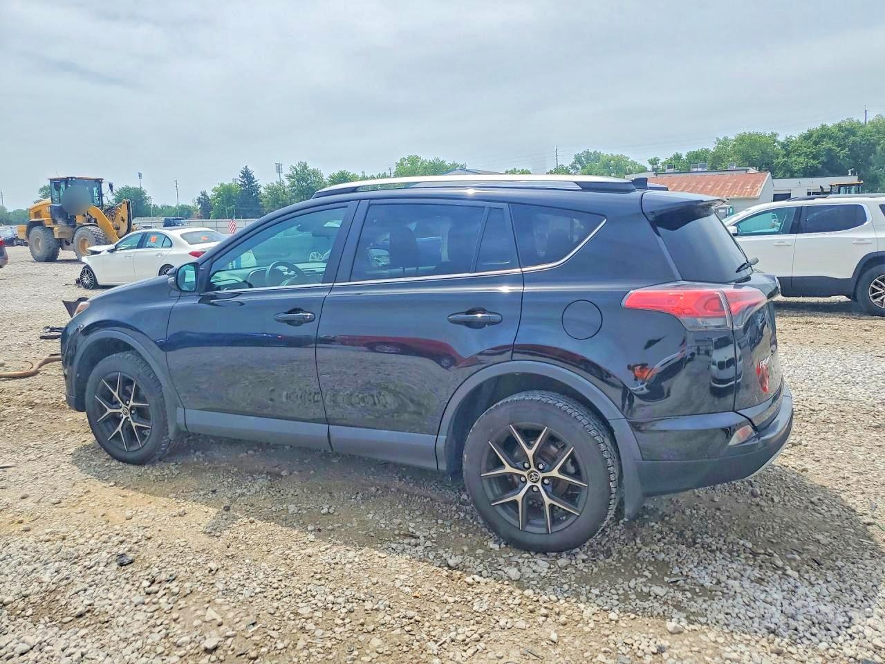 2017 TOYOTA RAV4 SE — снимка 2