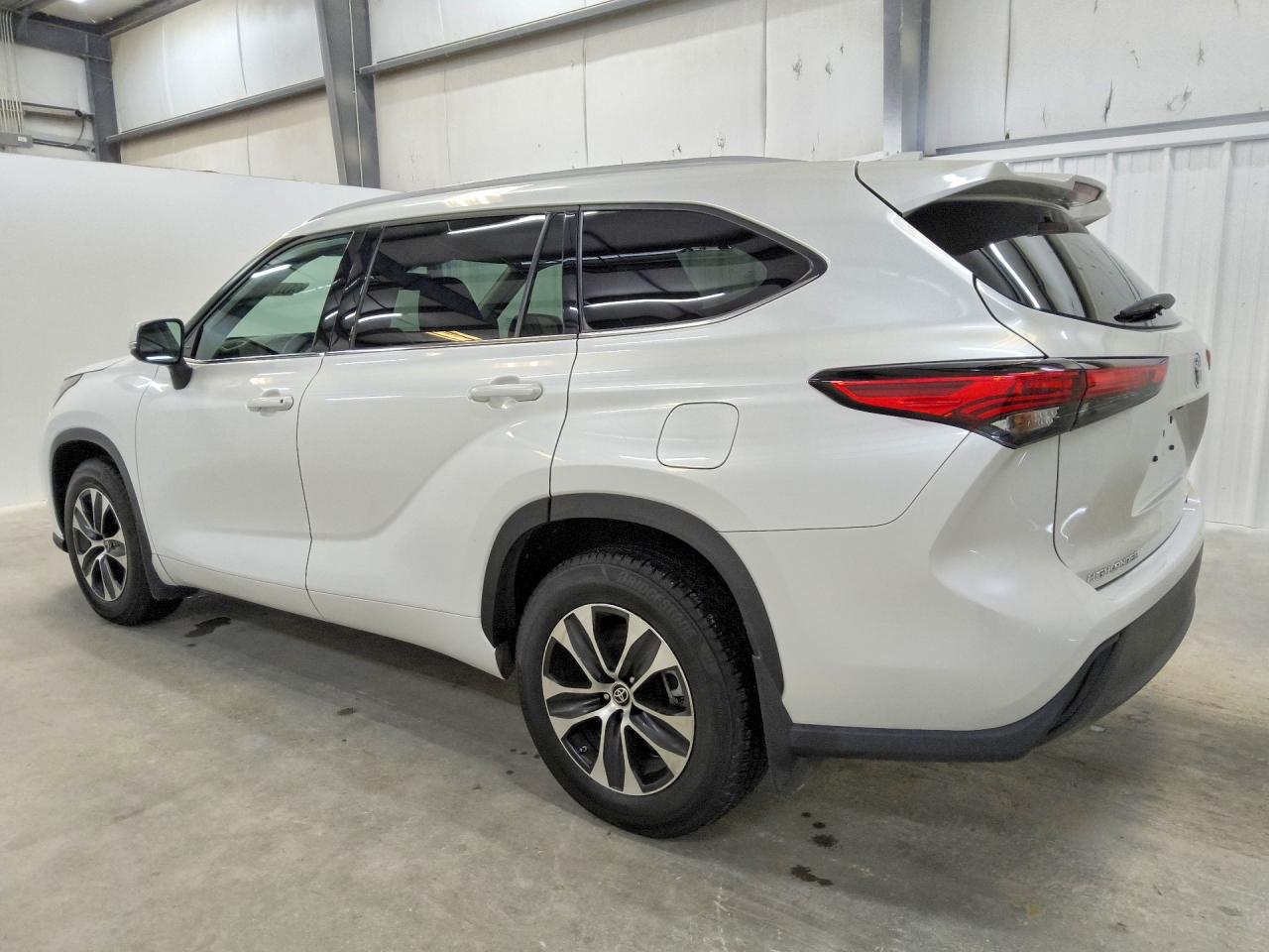 2022 TOYOTA HIGHLANDER XLE — снимка 2