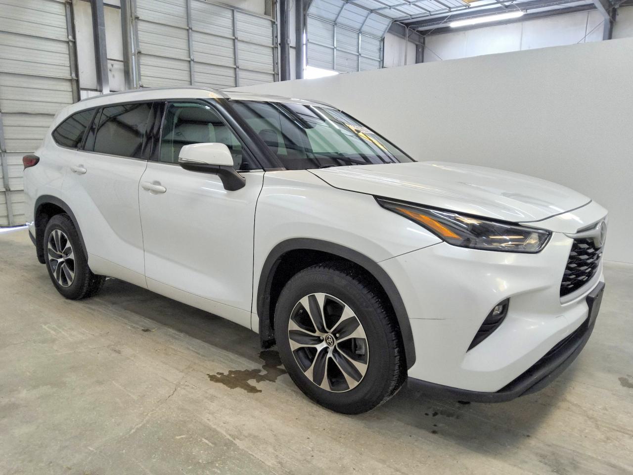2022 TOYOTA HIGHLANDER XLE — снимка 4