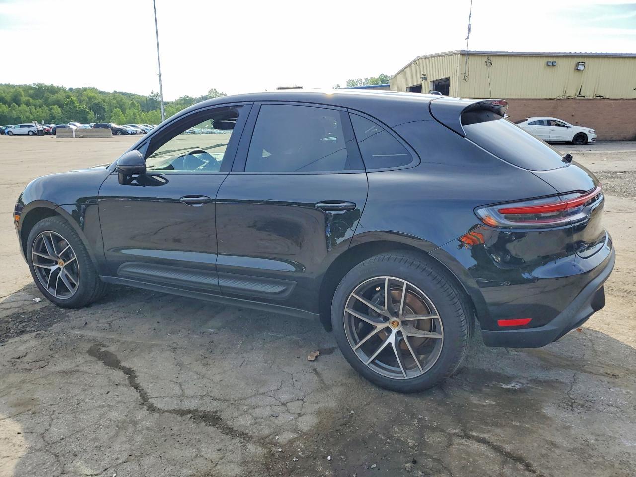 2025 PORSCHE MACAN BASE — снимка 2